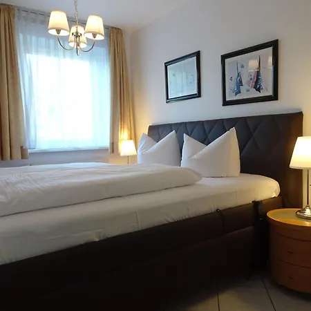 Apartament Am Stadtwald 3 *