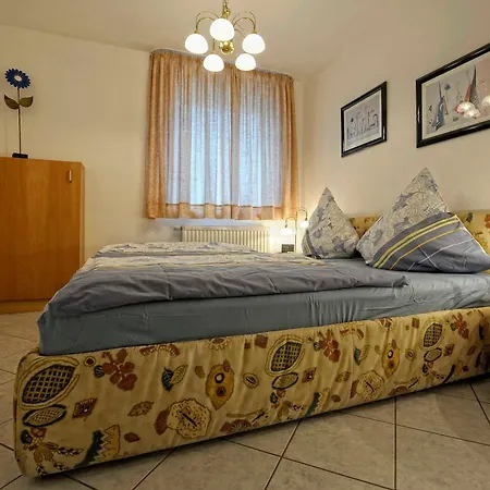 Am Stadtwald 3 Apartament